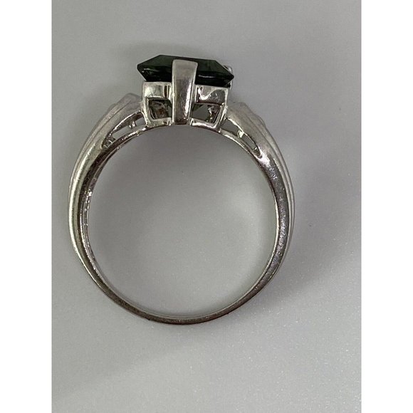 925 STERLING SILVER RING WITH CZ  SIZE  7.75
